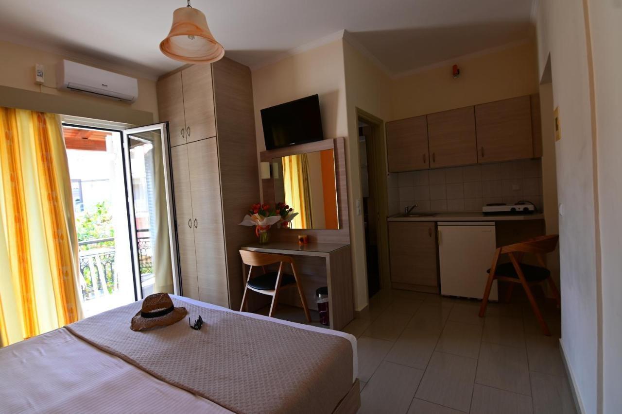 Hotel Nadias 2*